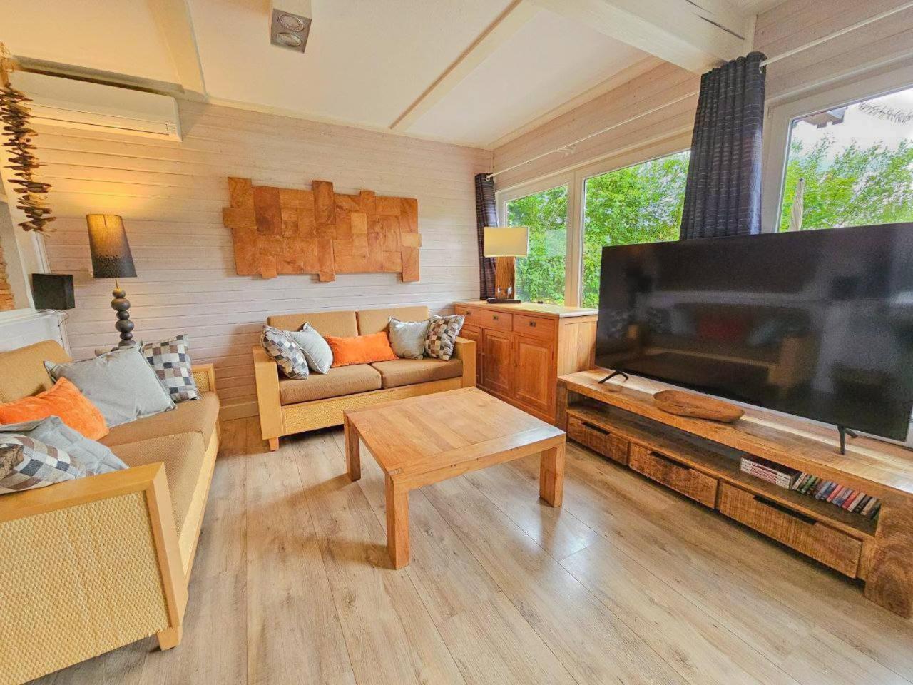 Ferienhaus "Gestiefelter Kater" Am See Im Bergland 키르하임 외부 사진